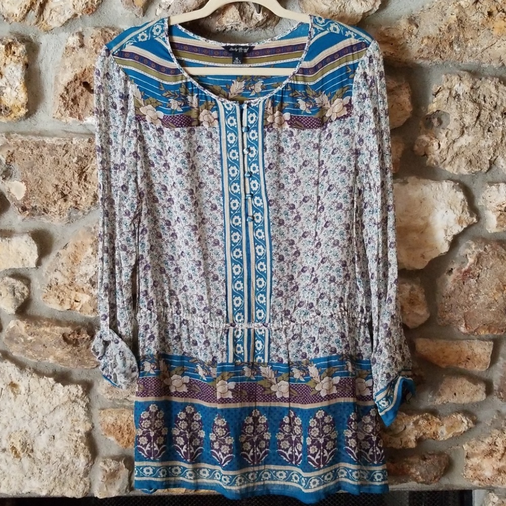 EUC - Spring Tunic with Adjustable Sleeves (XL)
